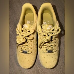 Nike Air Force 1 '07 LV8 "Buff Gold/Sail" Shoe